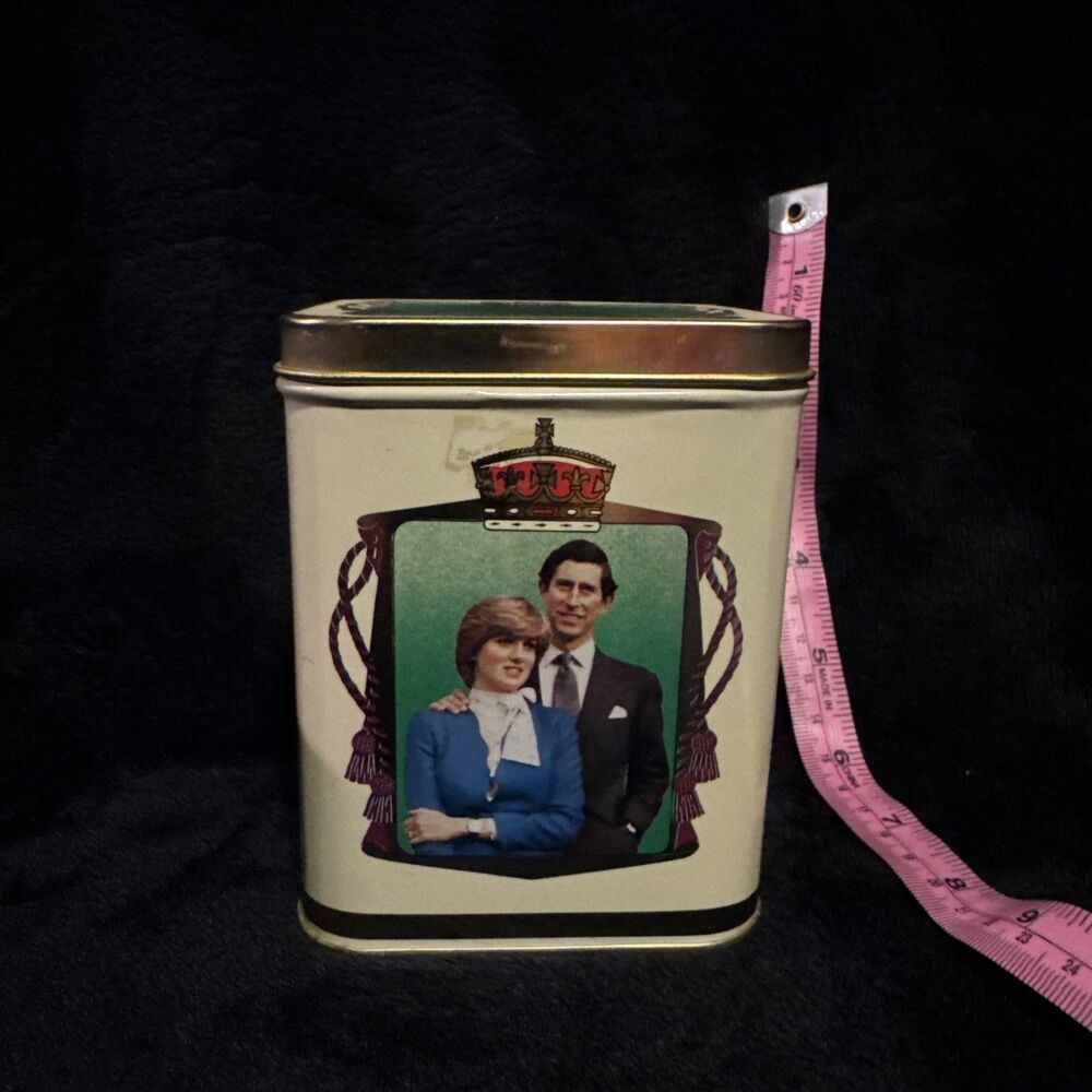 Vintage 1981 Cleeves Toffee Tin The Marriage of The Prince of Wales & Lady Diana